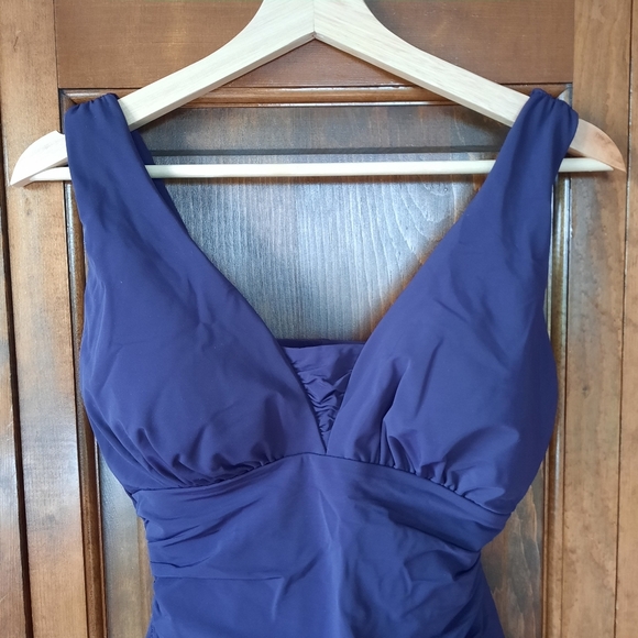 Lands' End Slendersuit Grecian Low Leg One Piece Swimsuit Blackberry 517227 - Picture 4 of 16